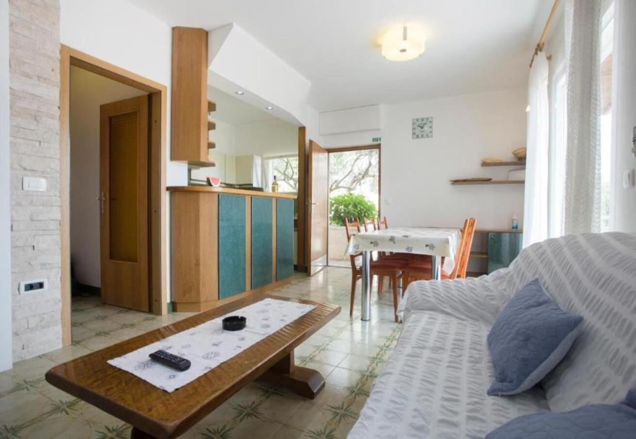Apartments Damir - 80 M From Beach Postira Kültér fotó