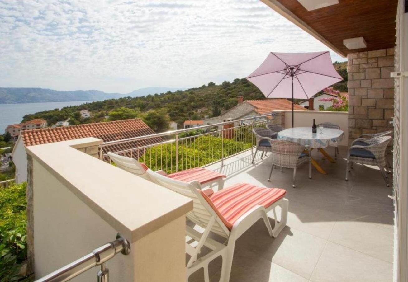 Apartments Damir - 80 M From Beach Postira Kültér fotó